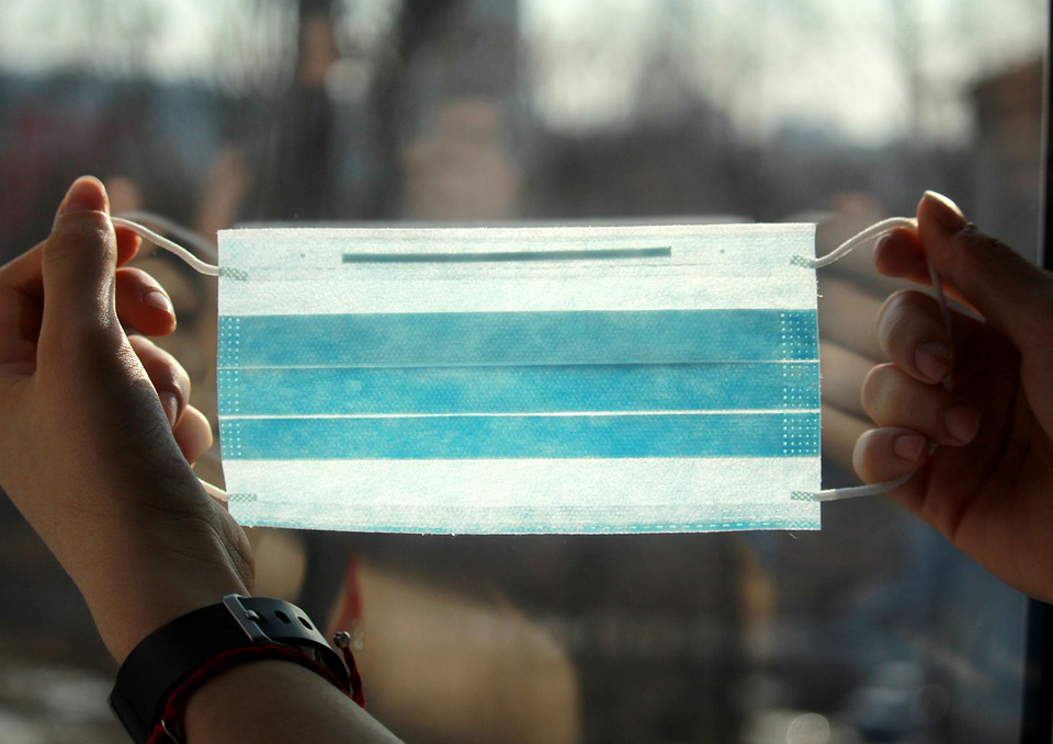 CDC: Me pehea te whakakakahu i te kanohi kanohi?